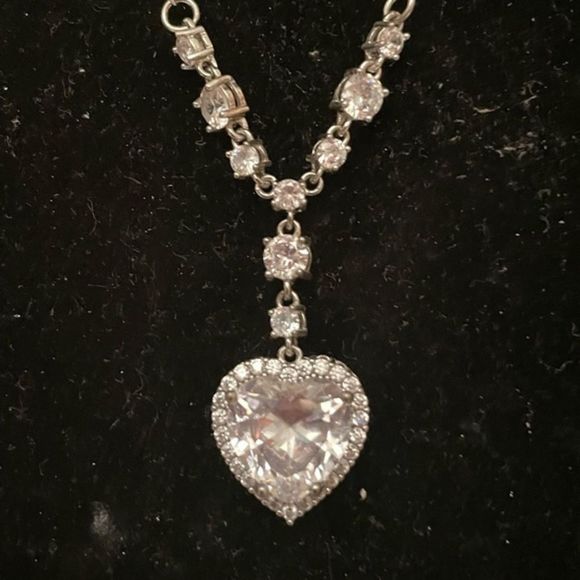 18” Brilliance sterling silver necklace 27 prong set Austrian crystal pendant - Picture 1 of 12